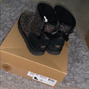 W MINI BAILEY BOW GLITTER UGGS